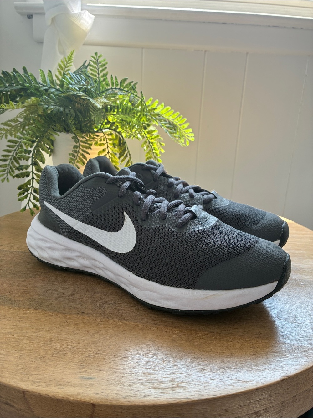 Nike Revolution 6 Gray & White Mesh Running Shoes 6Y/7.5W, Nearly New Condition.